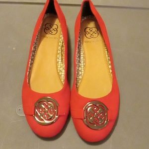 Daisy Fuentes red flats